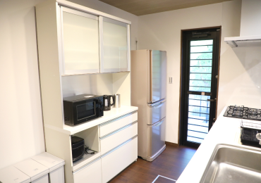 ”写真:冷蔵庫や電子レンジ、炊飯ジャー、電気ポットなど”